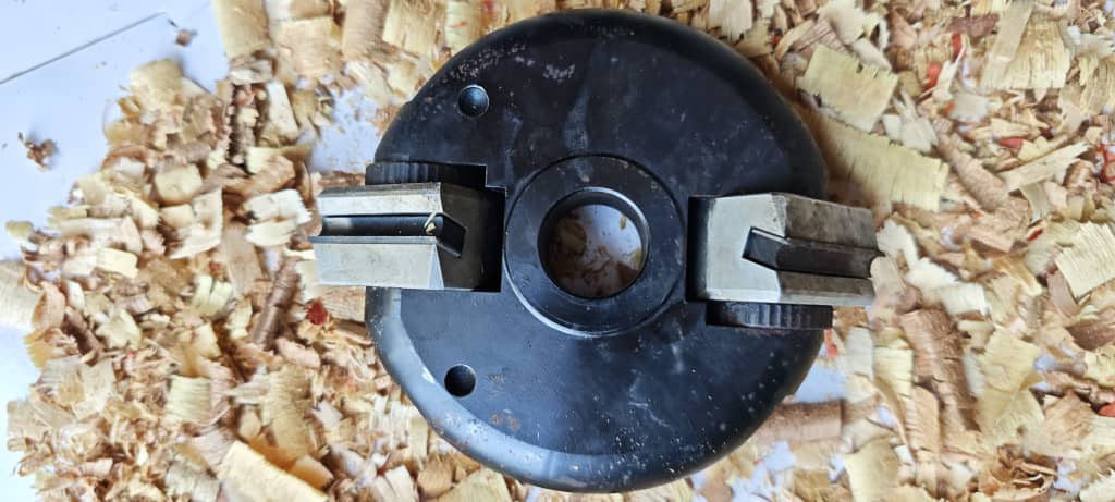 WhatsApp Image 2026-02-23 at 06.45.55 (1) Porte-outils feuillure chanfrein 45 degré – Image 1